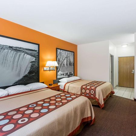 Super 8 By Wyndham Salina Ξενοδοχείο Εξωτερικό φωτογραφία