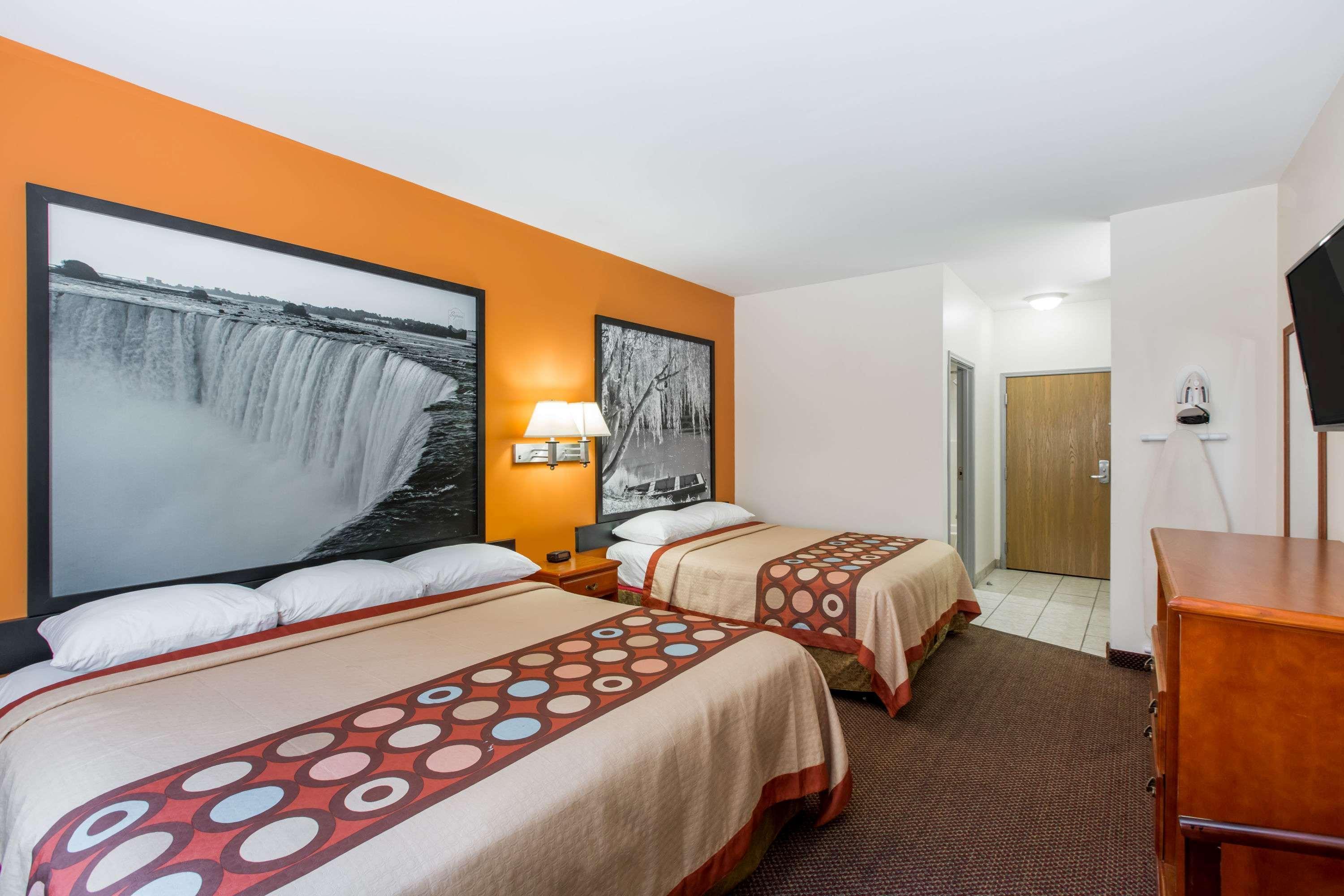 Super 8 By Wyndham Salina Ξενοδοχείο Εξωτερικό φωτογραφία